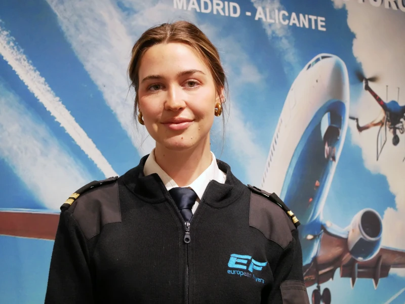 Mara Heras, alumna de European Flyers, que en 20 meses termina la formacin como piloto de European Flyers. Foto: Diego Gmez